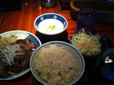しずる